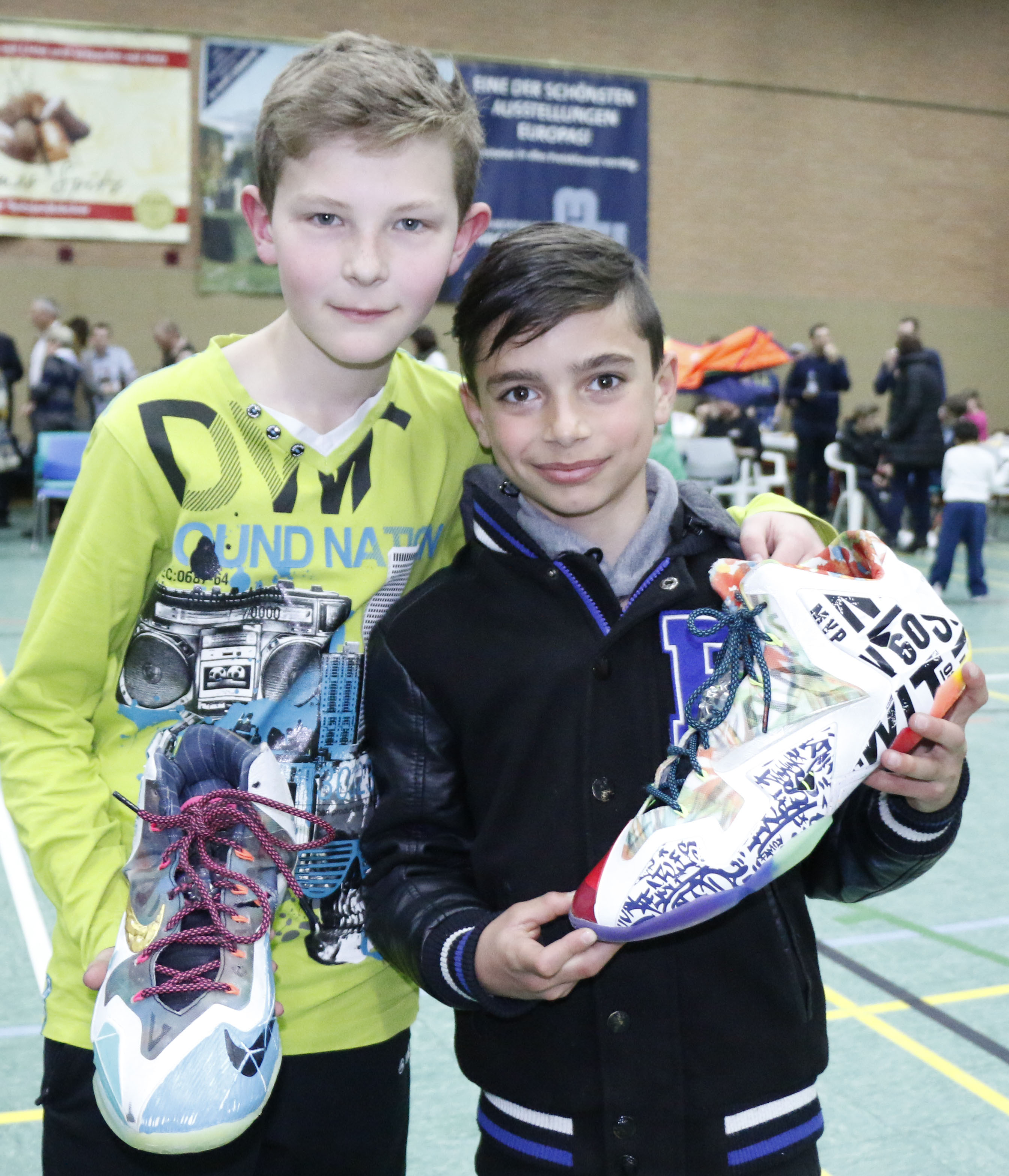Fans mit Schuhen